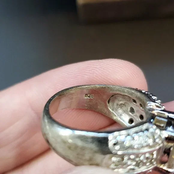 Size 7 Sterling Silver Heavily Worn Cubic Zirconia Cocktail Ring - Picture 4 of 8